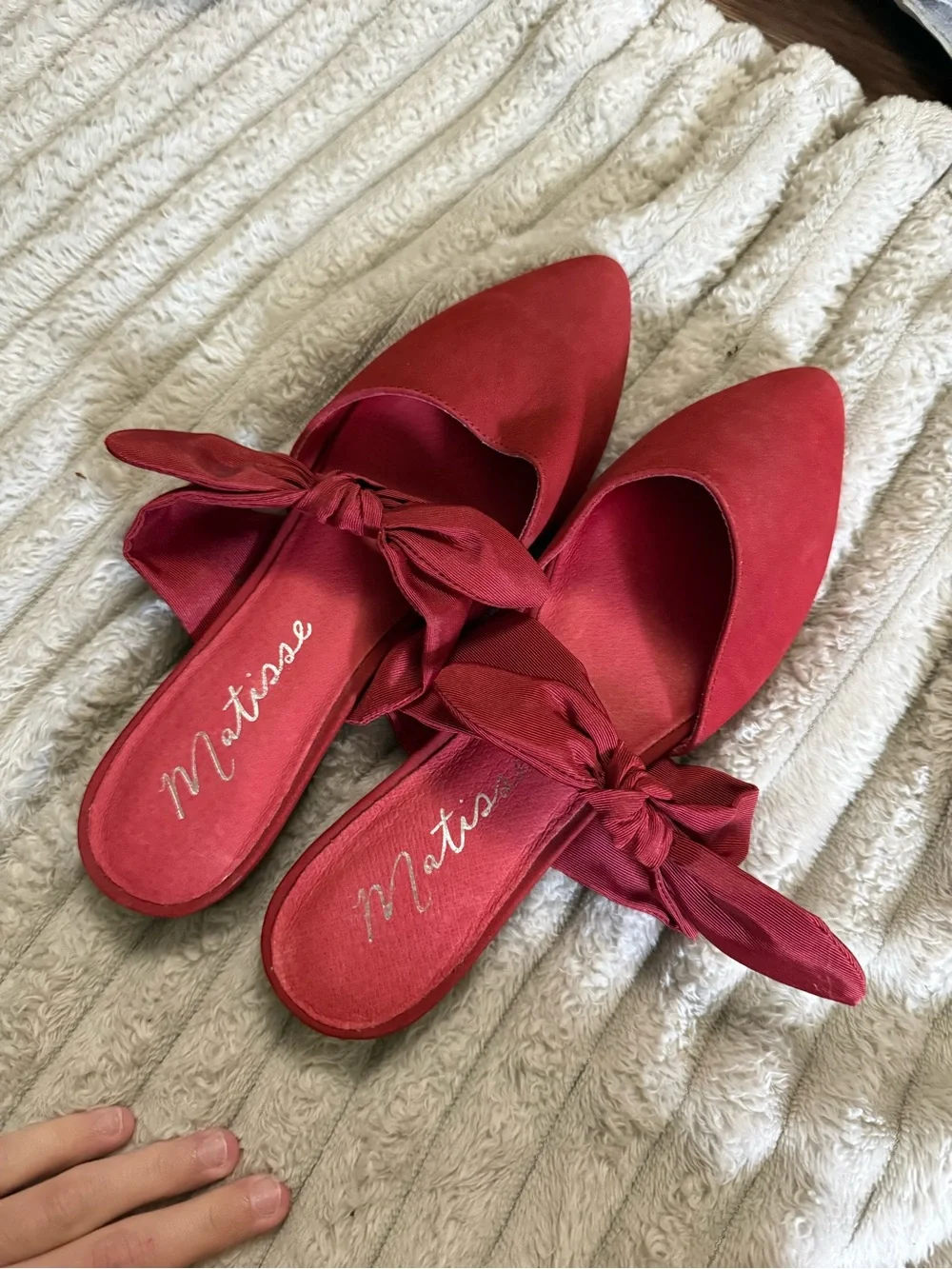 Matisse Red Pointed-Toe Bow Slip-On Mules
